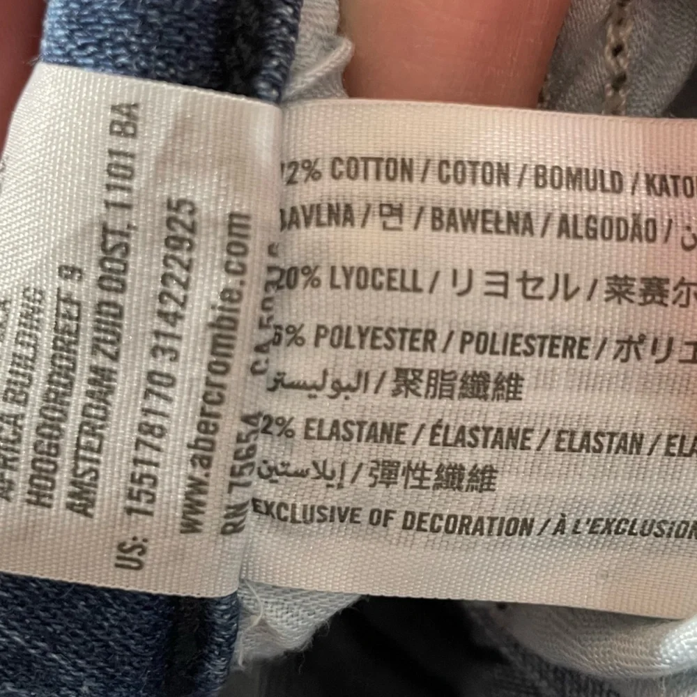 Abercrombie & Finch Simone Highrise Cropped Flare With Raw Hem Blue Cotton Jean - Picture 9 of 13